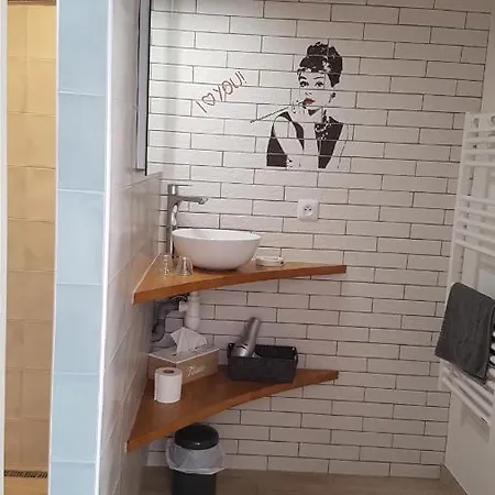 Bed & Breakfast La Champreniere 3*