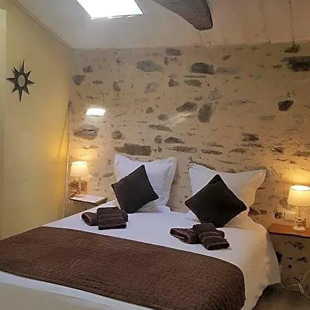 La Champrenière Couette-café 3*