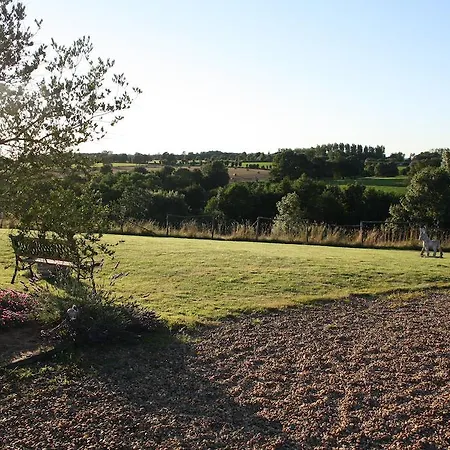 לינה וארוחת בוקר La Champreniere Saint-Paul-en-Pareds