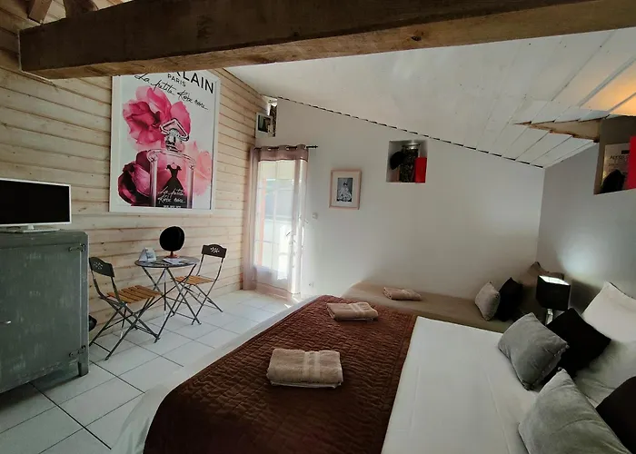 住宿加早餐酒店 查姆普乐尼尔住宿加早餐旅馆 3*